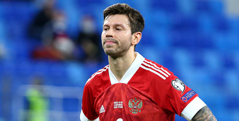 Суд прекратил дело против Федора Смолова за драку в «Кофемании»