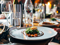 Минфин предложил освободить от НДС общепит на упрощенке