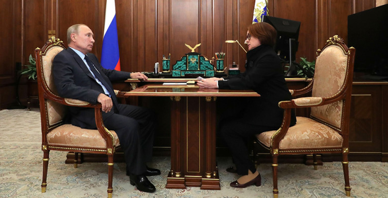 Владимир Путин попросил главу ЦБ чаще бывать на заседаниях кабмина