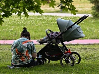 Средний возраст материнства в России вырос на три года