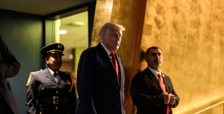 Дональд Трамп призвал Россию и Украину остановить конфликт по линии фронта