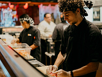 Ресторанный омбудсмен назвал причины массовых закрытий точек общепита в Москве