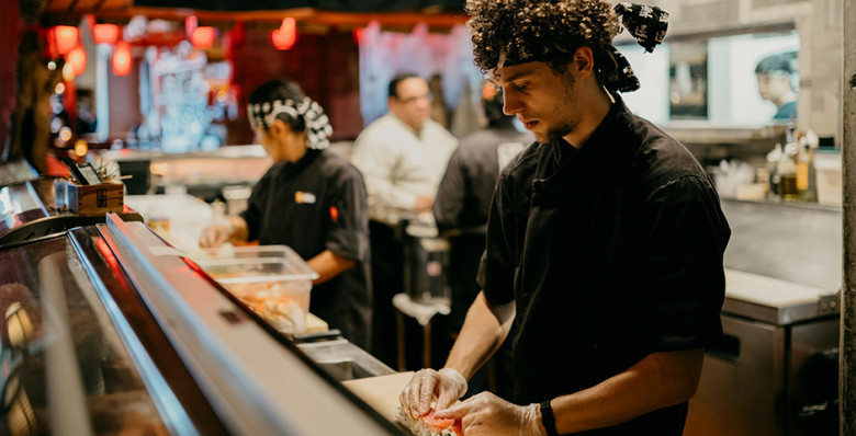 Ресторанный омбудсмен назвал причины массовых закрытий точек общепита в Москве