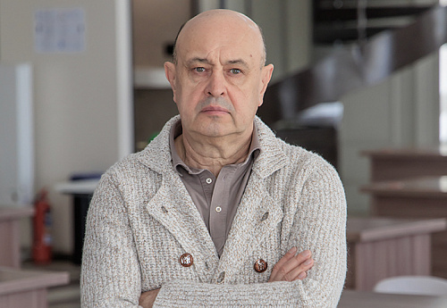 «Когда человек не хочет покупать товары, он покупает время»