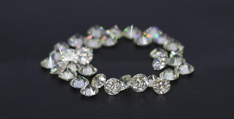 Цены на бриллианты упали до многолетнего минимума