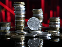 Аналитики назвали три сферы с самыми высокими медианными зарплатами в России