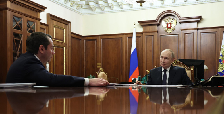 Губернатор Мурманской области рассказал Владимиру Путину о рисках для Севморпути