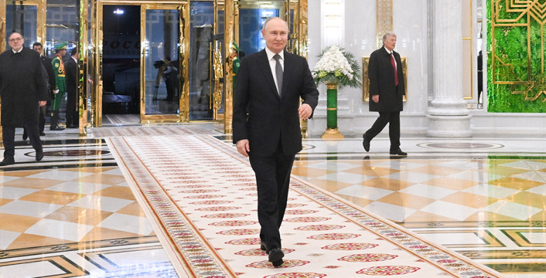 Владимир Путин прибыл в Туркменистан с рабочим визитом