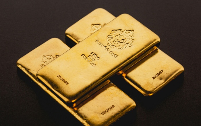 Золото обновило исторический максимум, подорожав до $2384,35