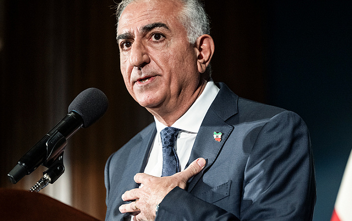 Нужен ли Ирану шах назад