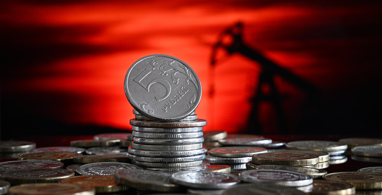 В Кремле объяснили решение США продлить разрешение на продажу нефти из РФ