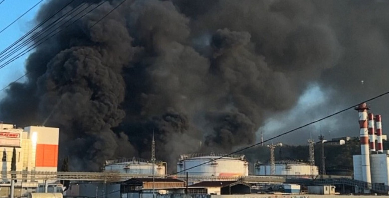 В Туапсе полностью потушили пожар на морском терминале спустя пять дней