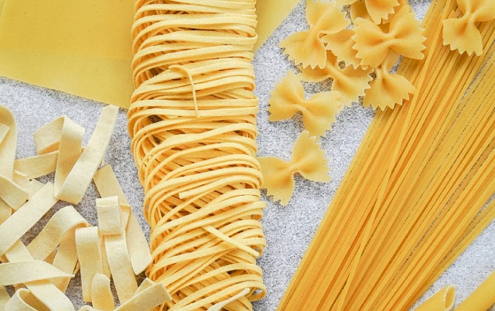 Кабмин повысит пошлины на консервы и макароны из недружественных стран