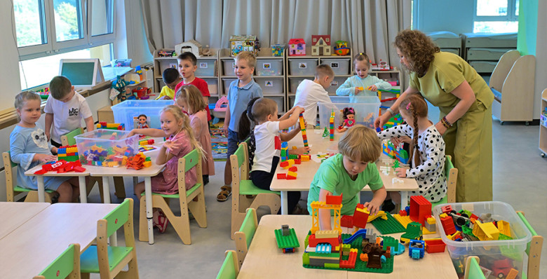 В ОП предложили продлить работу детских садов до 20:00