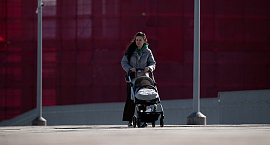 В ГД внесли проект о выплате пособия по уходу за ребенком до трех лет