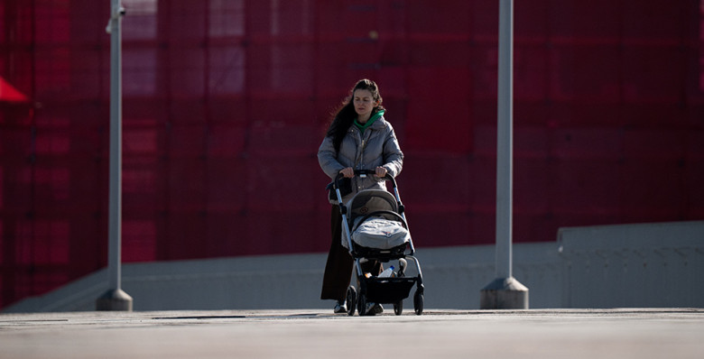 В ГД внесли проект о выплате пособия по уходу за ребенком до трех лет