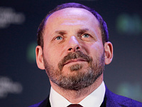 Bloomberg узнал об отказе Аркадия Воложа от российского гражданства