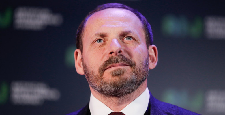 Bloomberg узнал об отказе Аркадия Воложа от российского гражданства