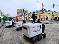 Аналитики сравнили расходы на содержание роверов и пеших курьеров