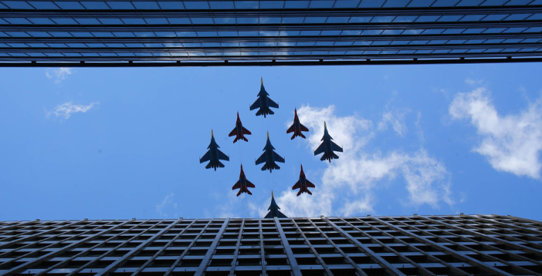 В Кремле объяснили проведение парада Победы без военной техники