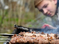 Каждый пятый россиянин имитирует работу в дни между майскими праздниками