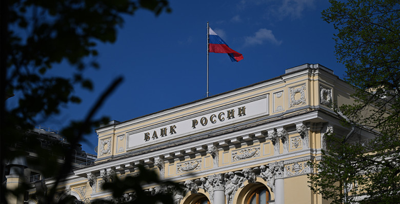 Банк России снизил ключевую ставку до 15%