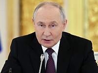 Владимир Путин поручил обеспечить продажу лекарств через «Почту России»