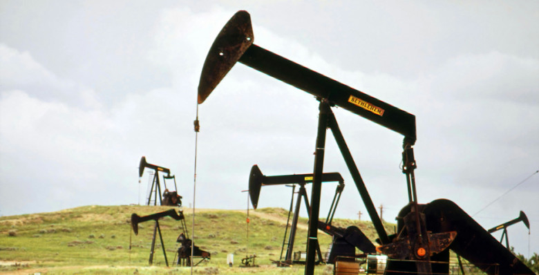 Reuters: ОПЕК+ повысит добычу нефти из-за сбоев в поставках