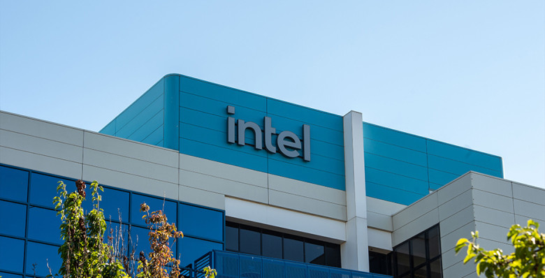 Акции Intel выросли почти на 9% после возвращения к прибыльности