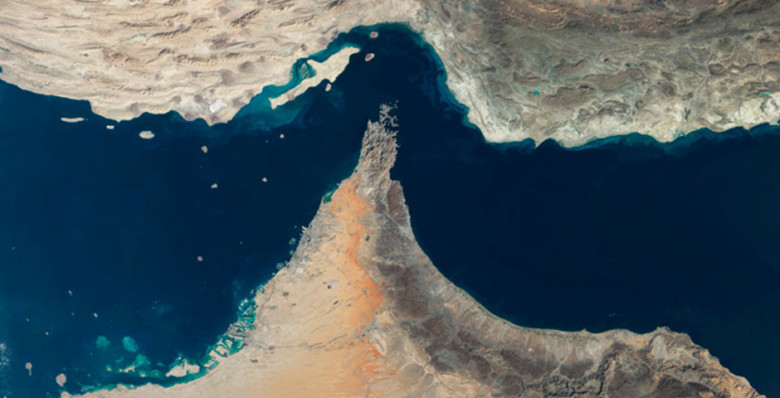 Иран заявил о полном контроле над Ормузским проливом