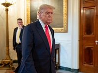 Дональд Трамп объявил о введении 30%-ных пошлин против ЕС и Мексики