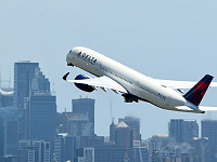 В США 25 человек пострадали из-за турбулентности на рейсе Delta Air Lines