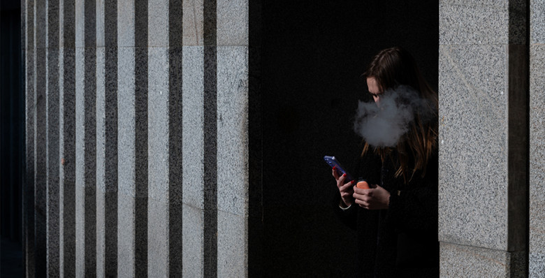 Правкомиссия разрешила регионам запрещать продажу вейпов