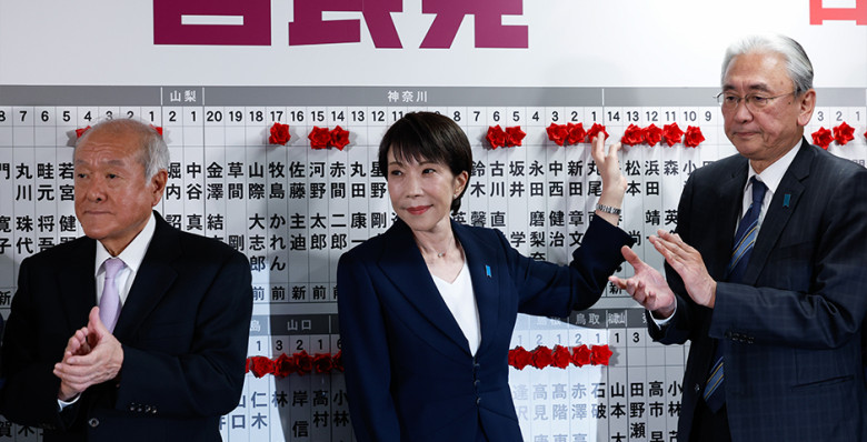 Правящая партия Японии получила большинство голосов в нижней палате парламента
