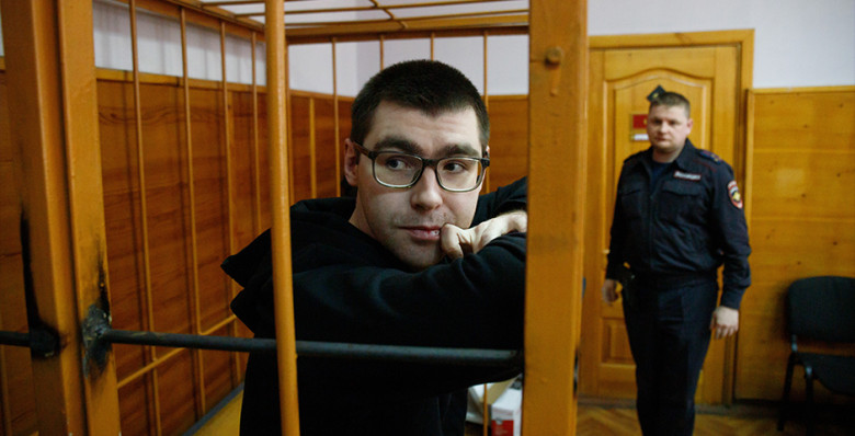 Экс-редактора Ura.ru приговорили к пяти годам по делу о взятке полицейскому