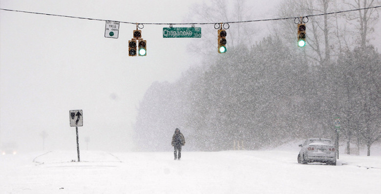 Число погибших из-за снежной бури и морозов в США превысило 50 человек