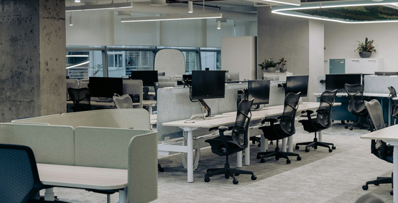 Bloomberg: в США растет количество сокращений в IT-сфере из-за ИИ