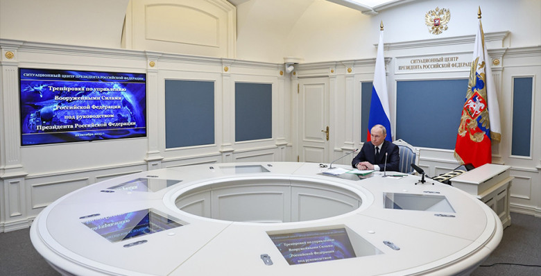 Владимир Путин провел тренировку стратегических ядерных сил