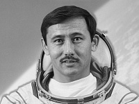 Умер летчик-космонавт Талгат Мусабаев