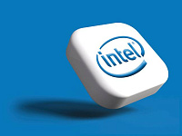 Акции Intel выросли на 28% в августе