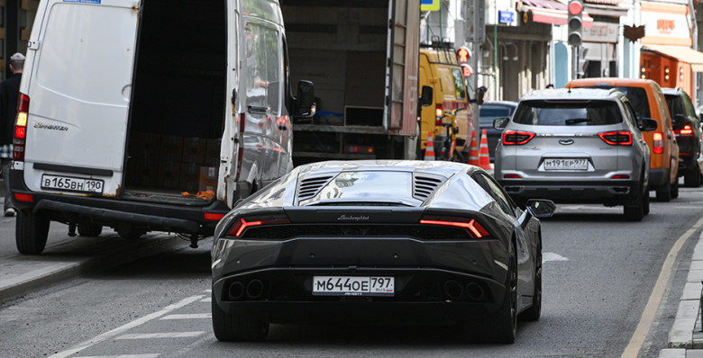 Разрыв в зарплатах в России достиг минимального уровня за 25 лет