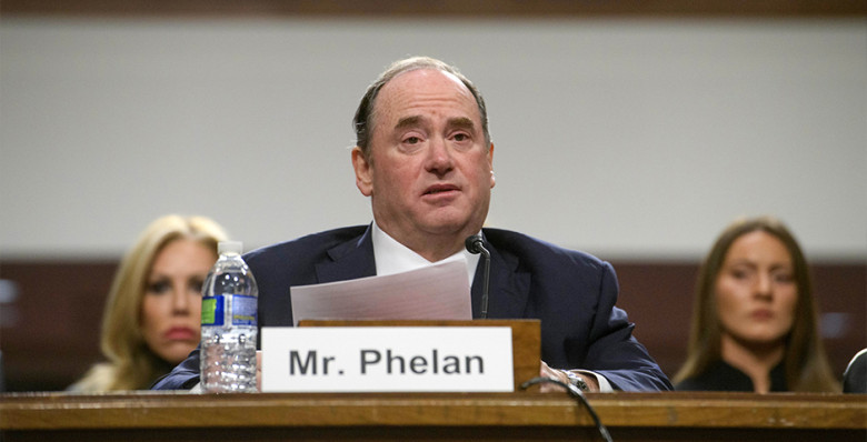 Министр ВМС США ушел в отставку