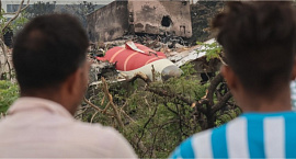 Bloomberg: в 2025 году в авиакатастрофах погибло свыше 400 человек