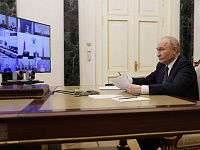 Владимир Путин: в Россию иногда пропускают «тупые и ненужные» фильмы