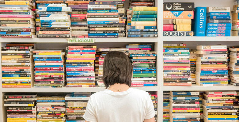 Словарь Collins назвал «вайбкодинг» словом года