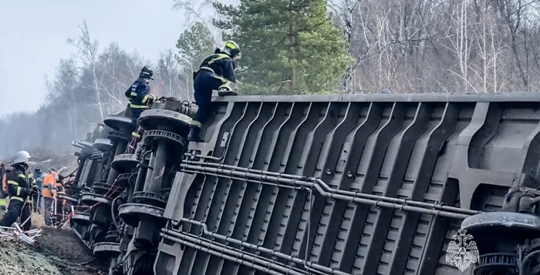 СК назвал предварительную причину схода вагонов поезда под Ульяновском