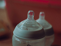 Минздрав Франции отозвал детские смеси Nestle и Lactalis после смертей младенцев